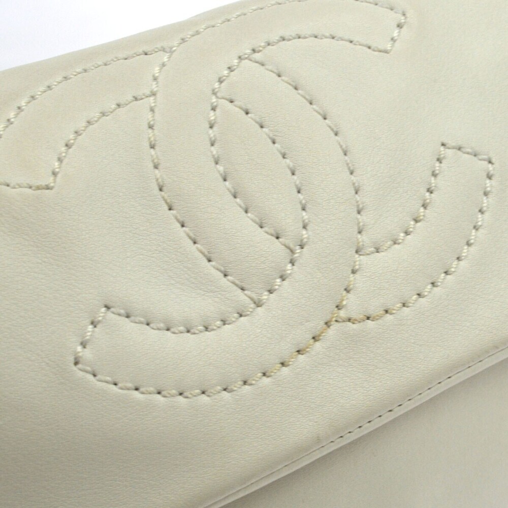 Chanel Rodeo Drive Lambskin Medium - Picture 10 of 11